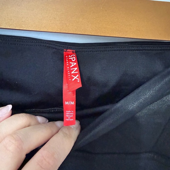 MEDIUM SPANX Black High-Waist Leggings - Picture 3 of 5